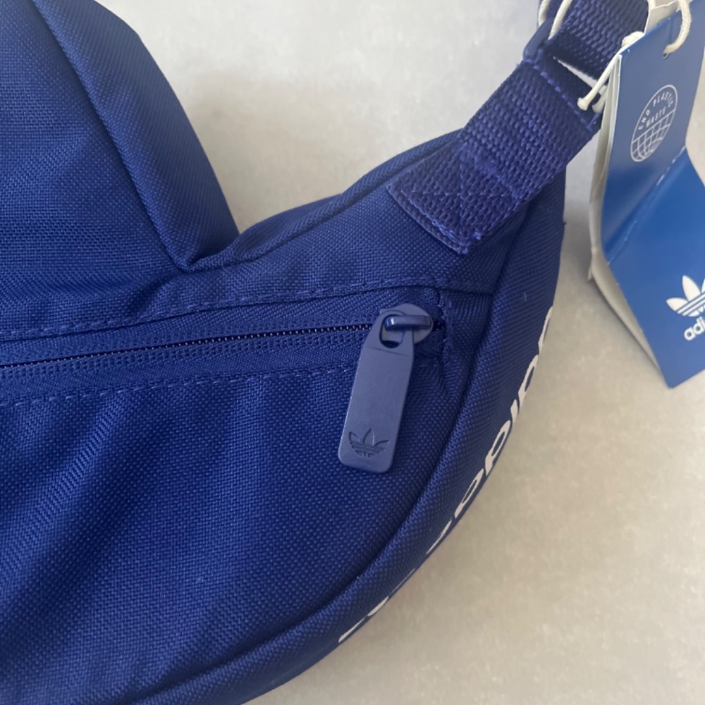 Adidas Trefoil Sling Garden Flower Blooming Indigo Blue Gerbera Freesia Bag - Picture 9 of 12